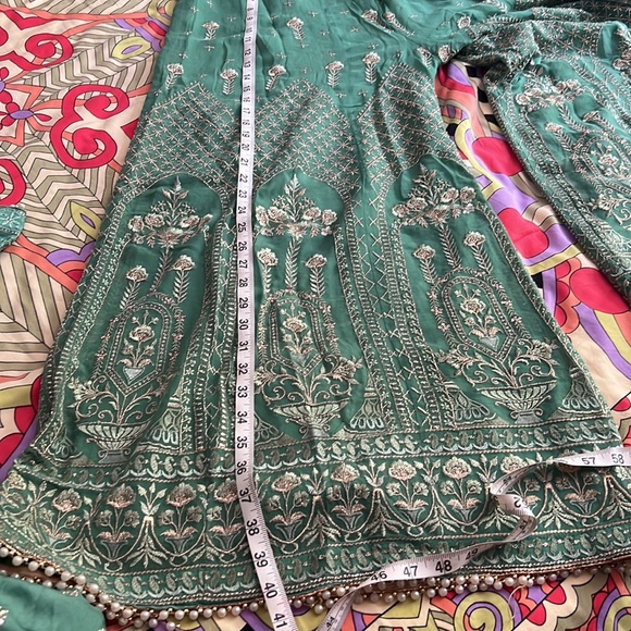 Beautiful sharara salwar Kameez - Picture 15 of 15